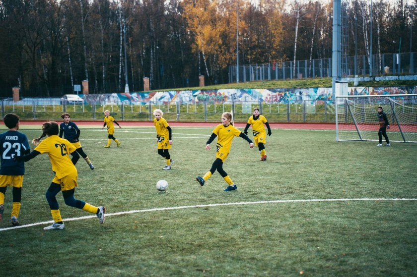 На стадионе «Зоркий» прошел футбольный турнир, посвященный Герою России Александру Водопьянову