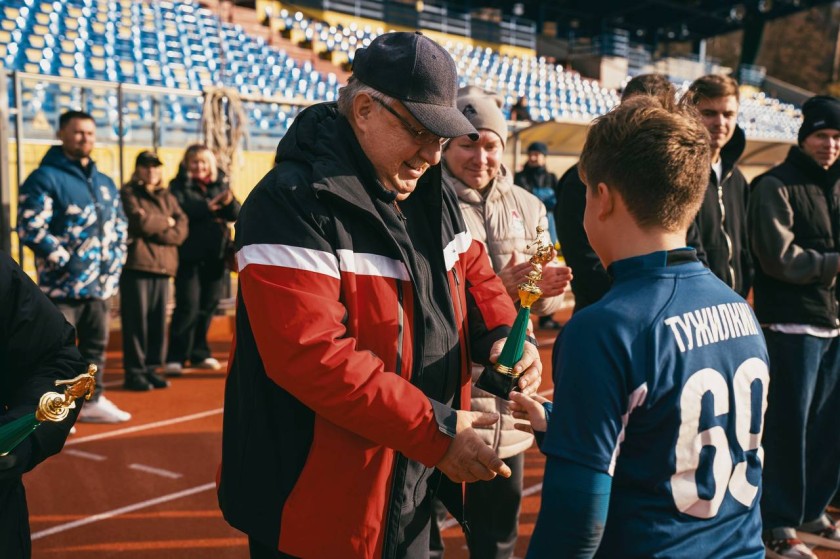 На стадионе «Зоркий» прошел футбольный турнир, посвященный Герою России Александру Водопьянову