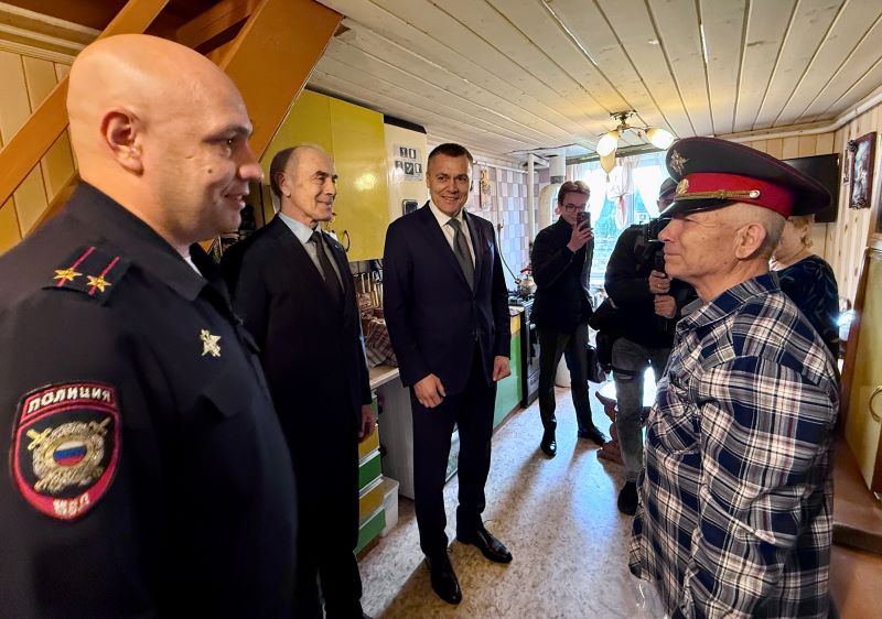 Начальник УМВД России по г.о. Красногорск и депутат Московской областной Думы поздравили ветеранов ОВД с наступающим праздником
