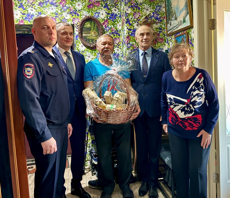 Начальник УМВД России по г.о. Красногорск и депутат Московской областной Думы поздравили ветеранов ОВД с наступающим праздником