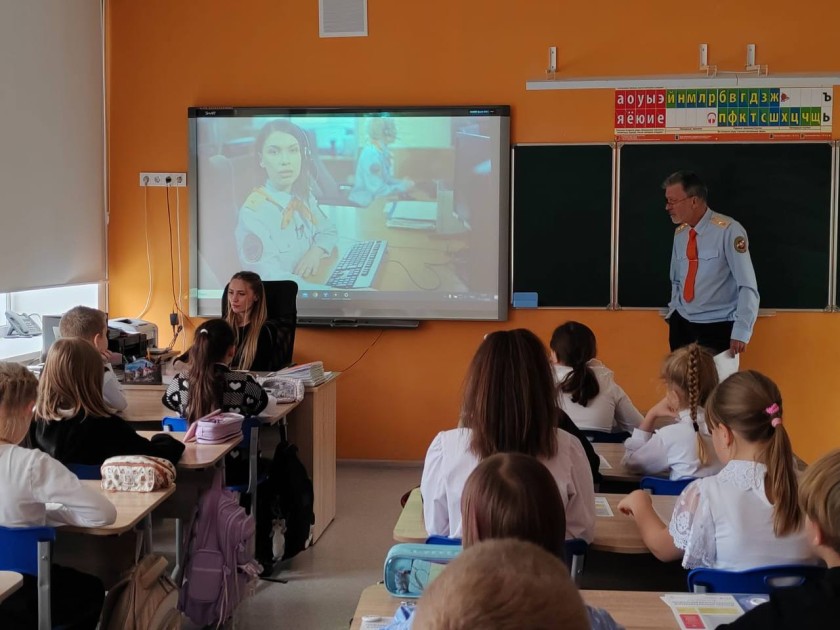 Оператор Службы 112 Подмосковья провёл открытый урок для школьников