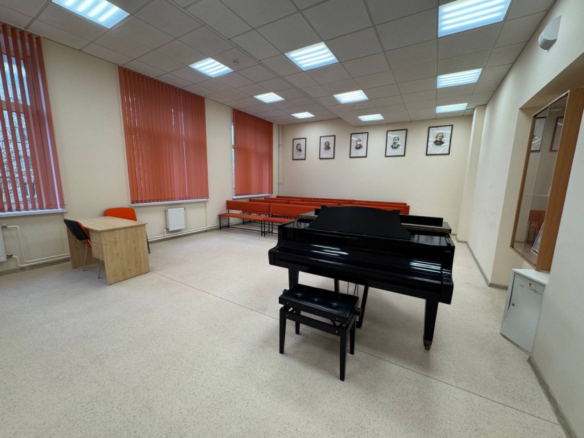 Депутат Мособлдумы Роман Володин посетил детские школы искусств Красногорска