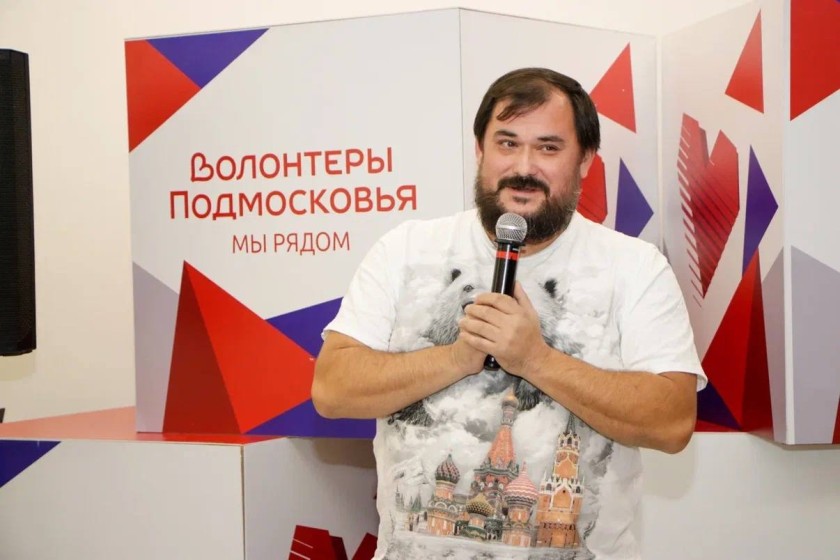 Выставка «Защитники Земли Русской» открылась в Молодежном центре