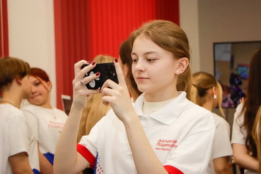 Выставка «Защитники Земли Русской» открылась в Молодежном центре