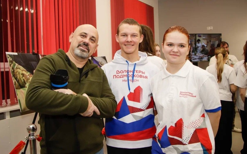 Выставка «Защитники Земли Русской» открылась в Молодежном центре