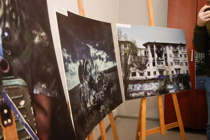 Выставка «Защитники Земли Русской» открылась в Молодежном центре