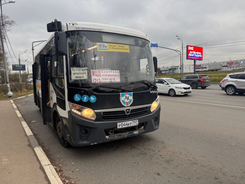 На Пятницком шоссе проверили работу общественного транспорта в утренние часы пик