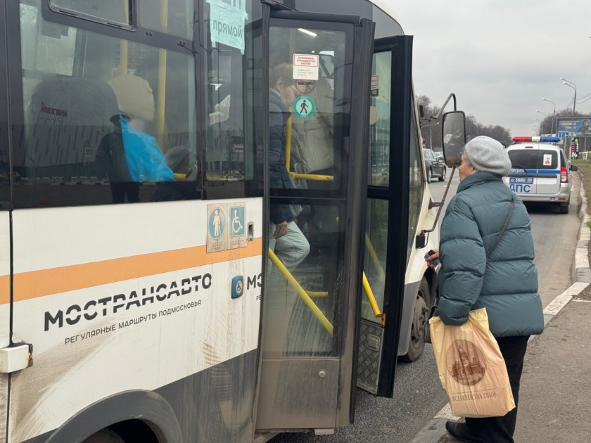 На Пятницком шоссе проверили работу общественного транспорта в утренние часы пик