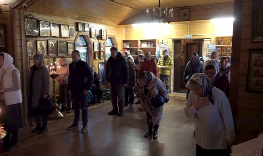 В Нахабино состоялась служба, на которую были приглашены родственники и вдовы участников СВО