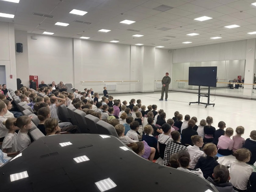 Встреча с Героем России Александром Белоглазовым состоялась в детской хореографической школе «Вдохновение»