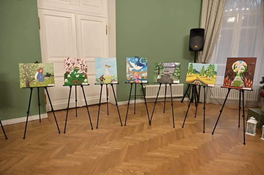 В усадьбе Знаменское-Губайлово начала работу передвижная выставка под названием «Дети войны рисуют мир»