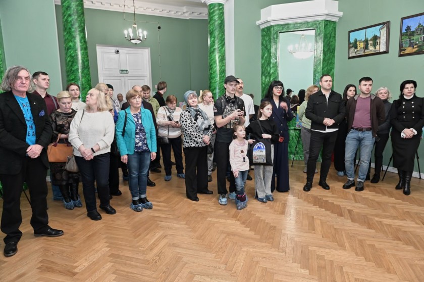 В усадьбе Знаменское-Губайлово начала работу передвижная выставка под названием «Дети войны рисуют мир»