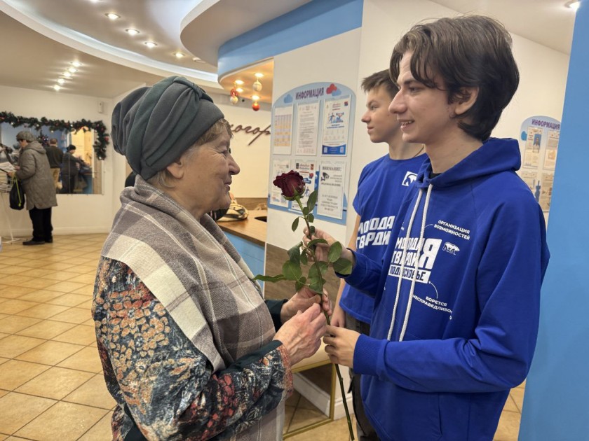 Ко Дню матери «Единая Россия» подготовила сюрприз для участниц клуба «Активное долголетие»