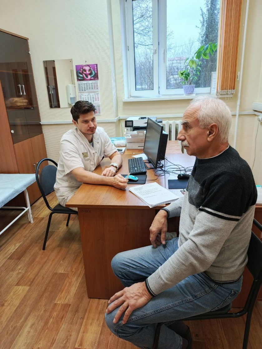 Врач-онколог посетил маломобильных пациентов в поселке Красногорска