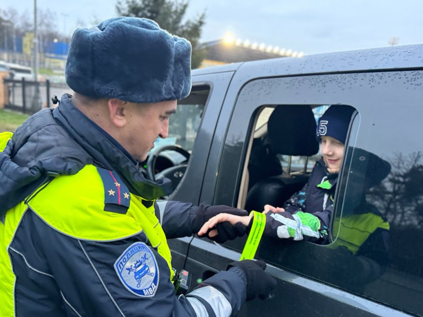 Автоинспекторы проконтролировали безопасность юных пассажиров