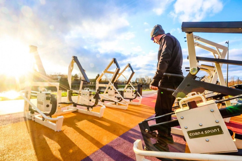 Набережная Торфяного озера в Нахабино доступна для прогулок