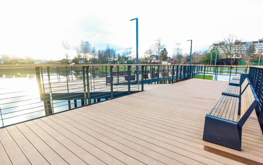Набережная Торфяного озера в Нахабино доступна для прогулок
