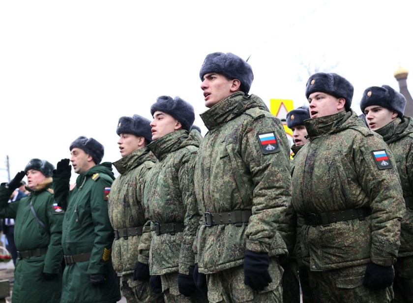 Дмитрий Волков возложил цветы к подножию мемориала «Рубеж обороны Москвы»