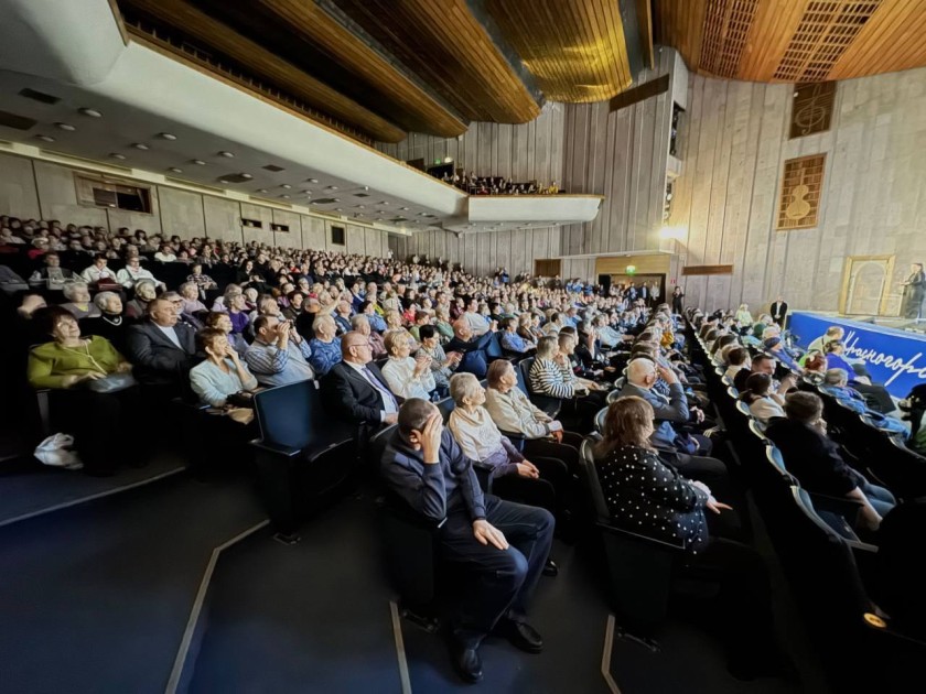 В ДК «Подмосковье» прошло торжественное мероприятие, приуроченное к Международному дню инвалидов