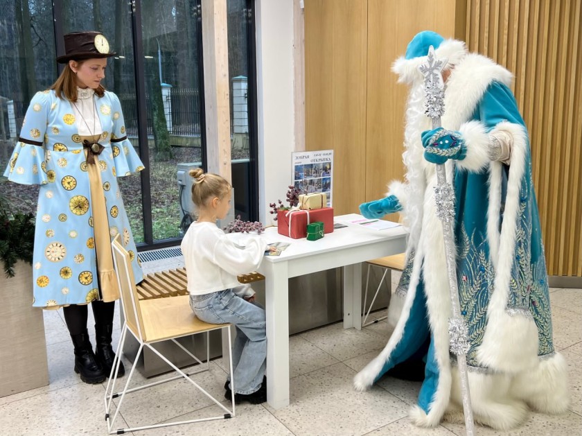 Музей-заповедник «Архангельское» в партнёрстве с Почтой России выпустил серию новогодних открыток