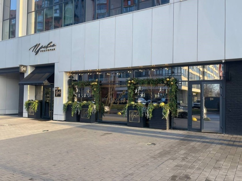 В Красногорске украшают объекты и сферы услуг торговли к Новому году