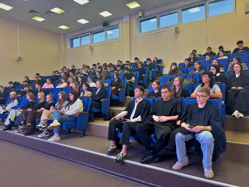 Сотрудники полиции провели профориентационную беседу со студентами РАНХиГС