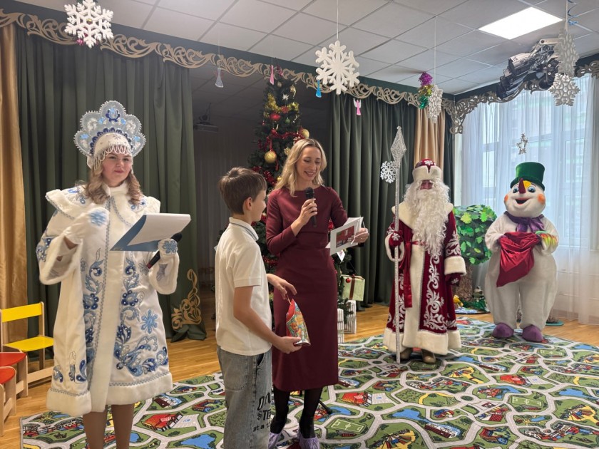 В Путилково прошла благотворительная акция «Елка желаний» для детей участников СВО