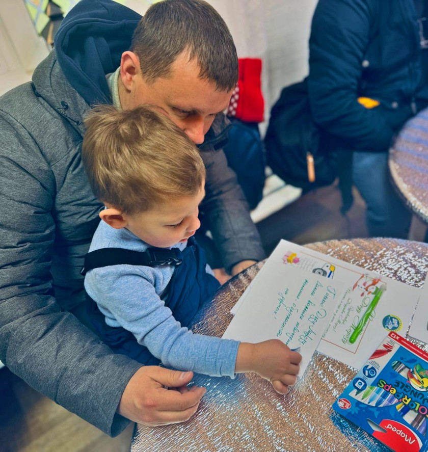 В Подмосковье юные участники дорожного движения уже написали письма Деду Морозу