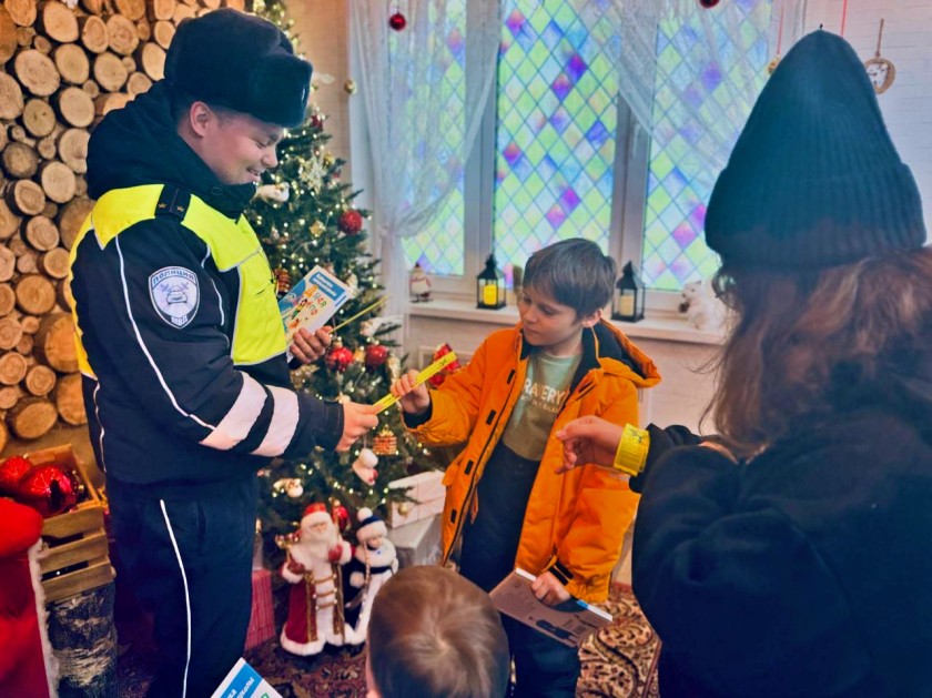В Подмосковье юные участники дорожного движения уже написали письма Деду Морозу