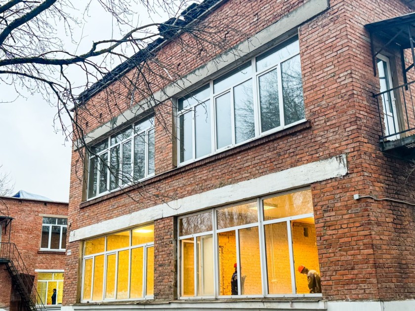 Дмитрий Волков провел выездной штаб на объекте капитального ремонта