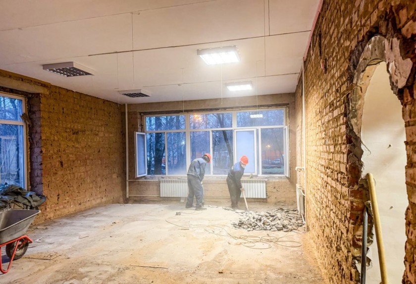 Дмитрий Волков провел выездной штаб на объекте капитального ремонта