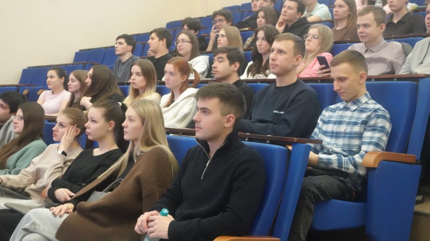 «Итоги года с Владимиром Путиным» смотрят на нескольких организованных в округе площадках, в том числе и в Московском областном филиале РАНХиГС