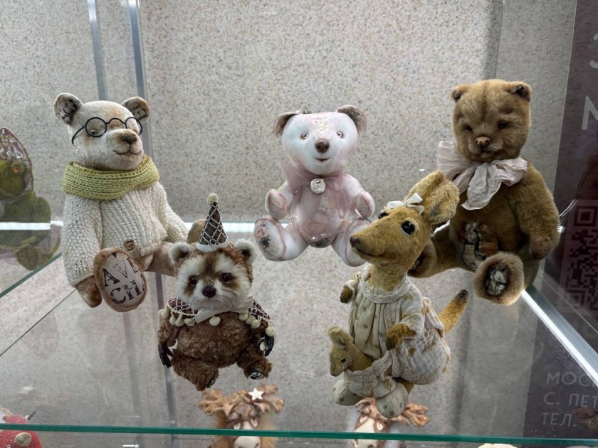 В доме культуры «Луч» начала работу авторская выставка «Волшебные истории»