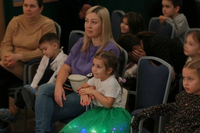 В доме культуры «Опалиха» прошла всероссийская благотворительная акция «Ёлка желаний»