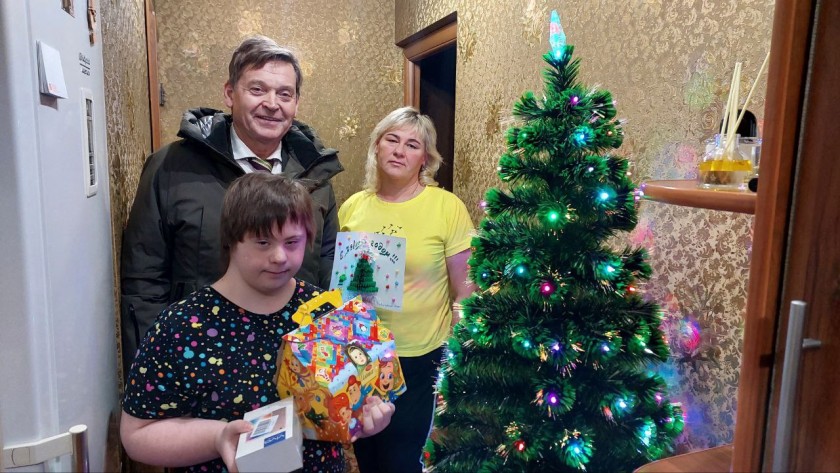 В Красногорске продолжается благотворительная акция «Ёлка желаний»