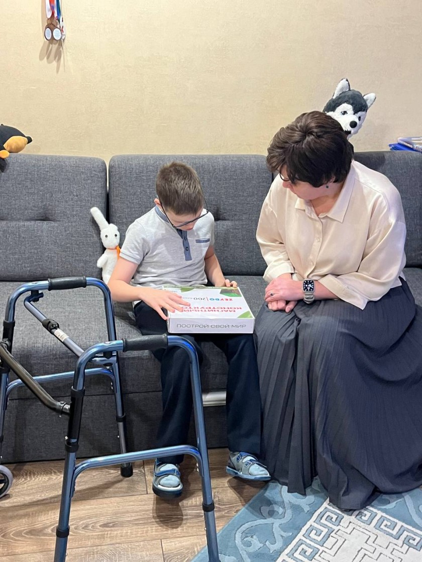 В Красногорске продолжается благотворительная акция «Ёлка желаний»