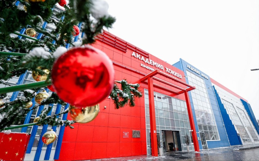 Дмитрий Волков принял участие в акции «Елка желаний» на Арене им. В.В. Петрова