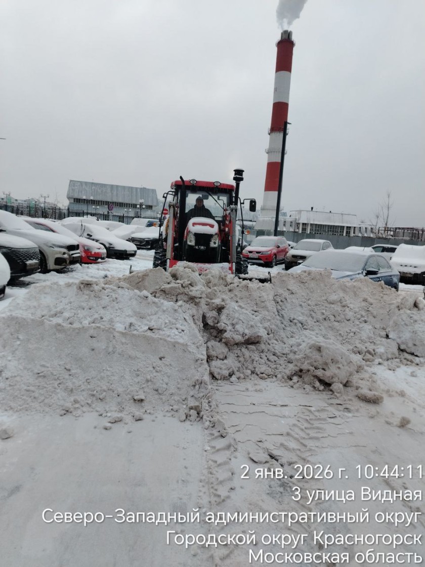 В Красногорске в уборке снега задействованы свыше 1100 работников служб и более 300 единиц техники