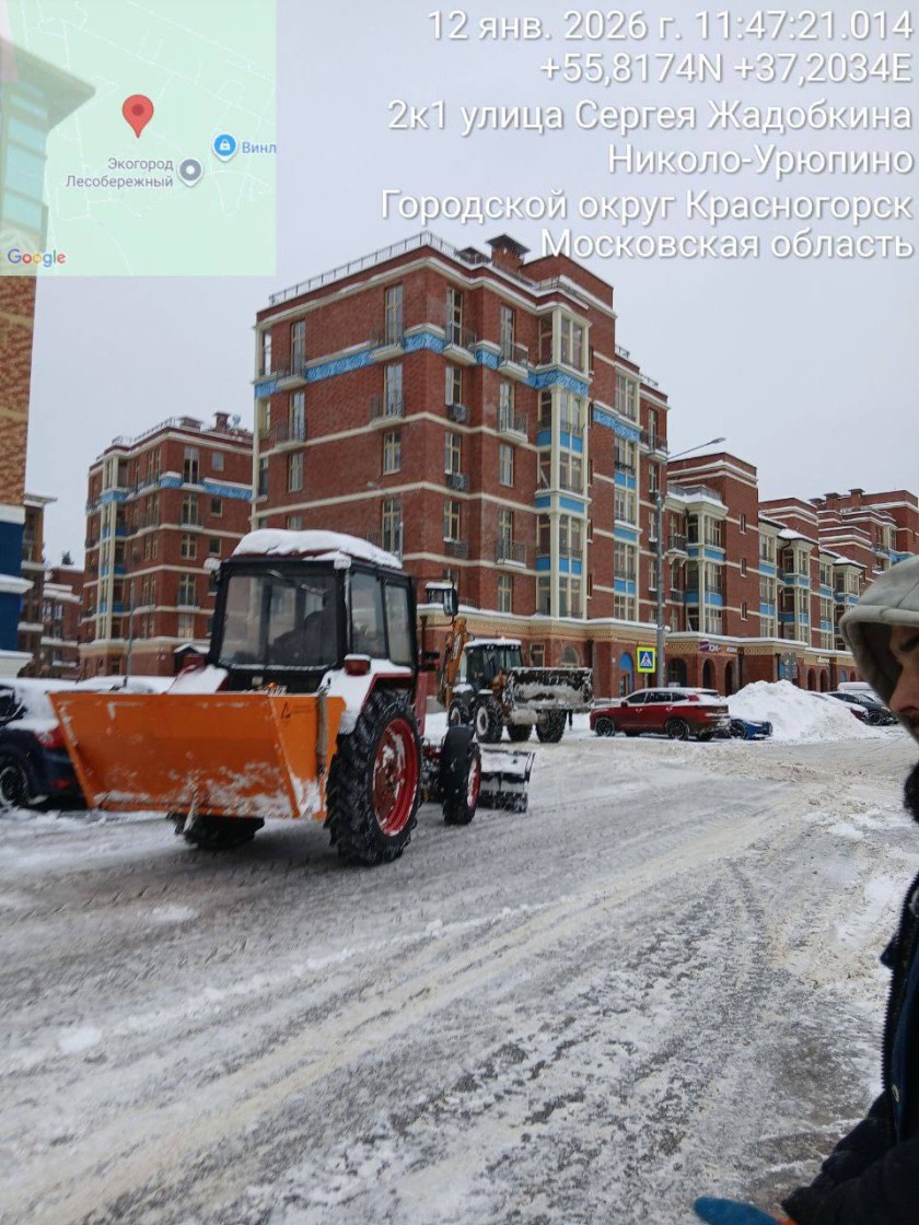 На территории городского округа Красногорск продолжается масштабная уборка снега
