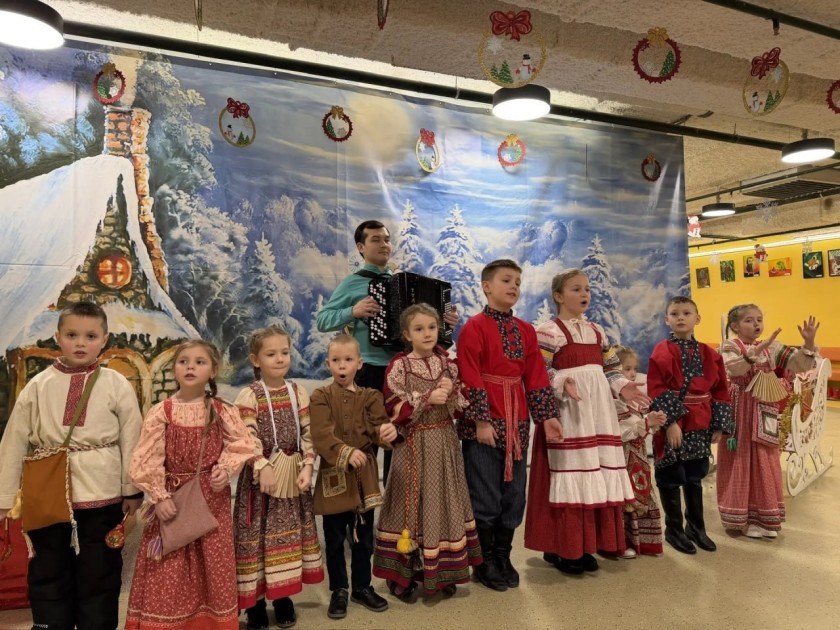 Культурно-досуговый клуб «Мечта» организовал праздник «Настали Святки – запевай колядки»