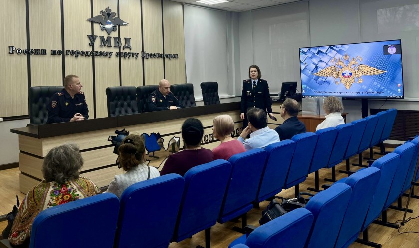 Начальник УМВД России по г.о. Красногорск поздравил вдов и родственников сотрудников, погибших при исполнении служебных обязанностей с наступившими праздниками