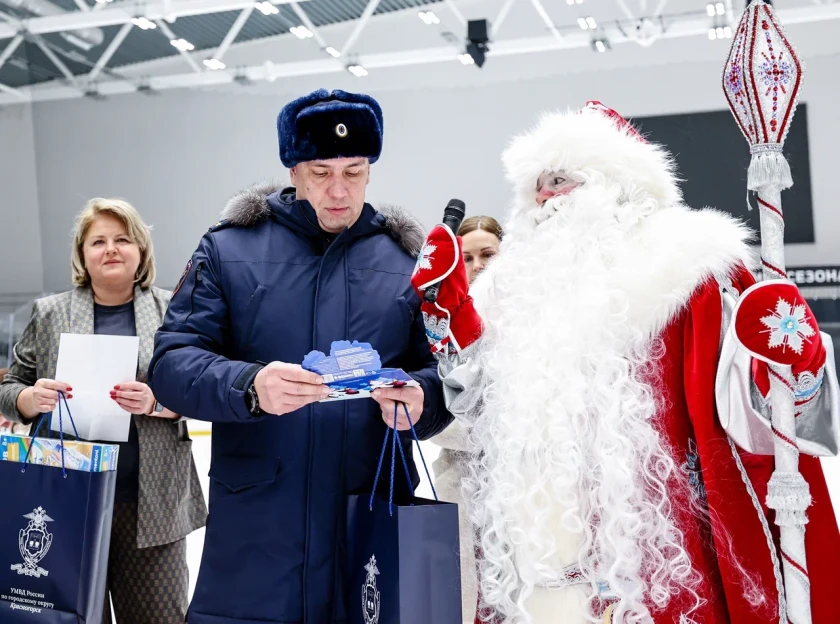 Начальник УМВД России по г.о. Красногорск принял участие в акции «Ёлка желаний»