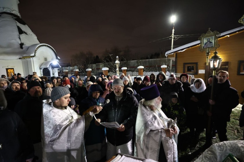 Дмитрий Волков окунулся в Крещенскую купель