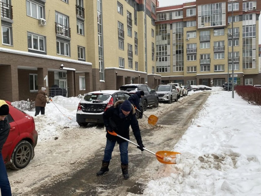 В Красногорске в разгаре зимний субботник