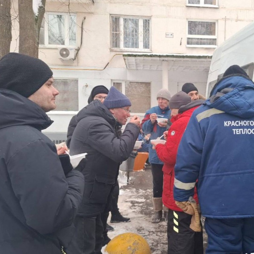 Подкрепиться и восстановить силы участникам субботников в Красногорске помогла горячая, ароматная каша