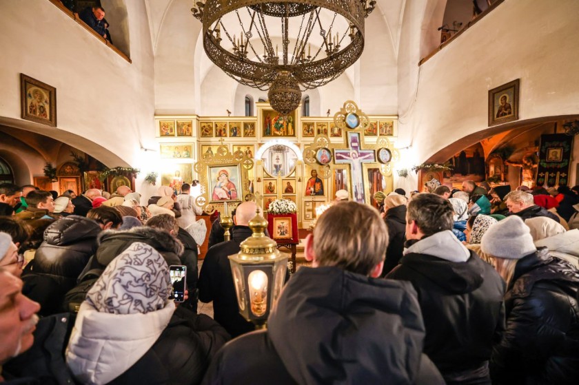 Почти 9 тысяч верующих посетили храмы на Крещение в Красногорске