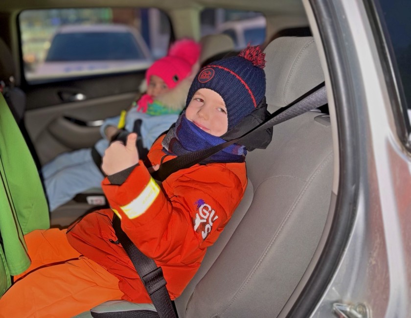 Госавтоинспекция Красногорска напомнила о правилах безопасной перевозки детей
