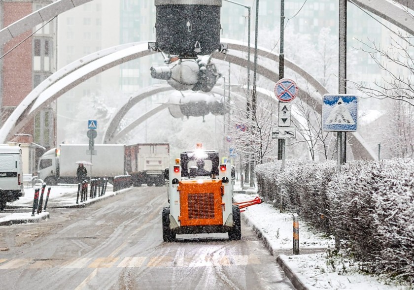 Более 1,7 тысячи коммунальщиков и свыше 360 единиц техники готовы к новому циклону в Красногорске