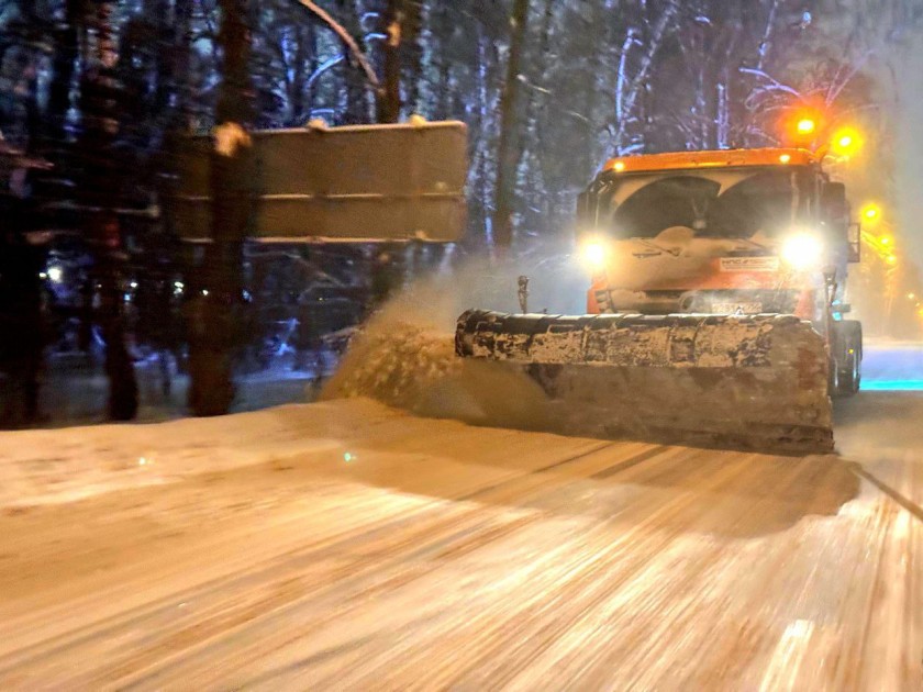 Более 1,7 тысячи коммунальщиков и свыше 360 единиц техники готовы к новому циклону в Красногорске