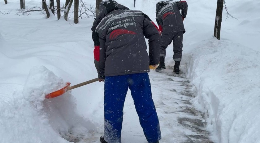 Работы по ликвидации последствий снегопада в Красногорске ведутся в полном соответствии с графиком уборки